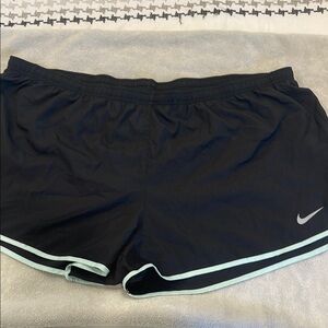 Nike Black Athletic Shorts Lightweight Elastic Waistband